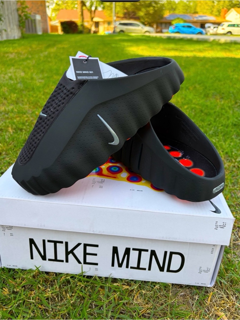 Nike Mind 001 Black Slip-On Sandals with Red Accent
